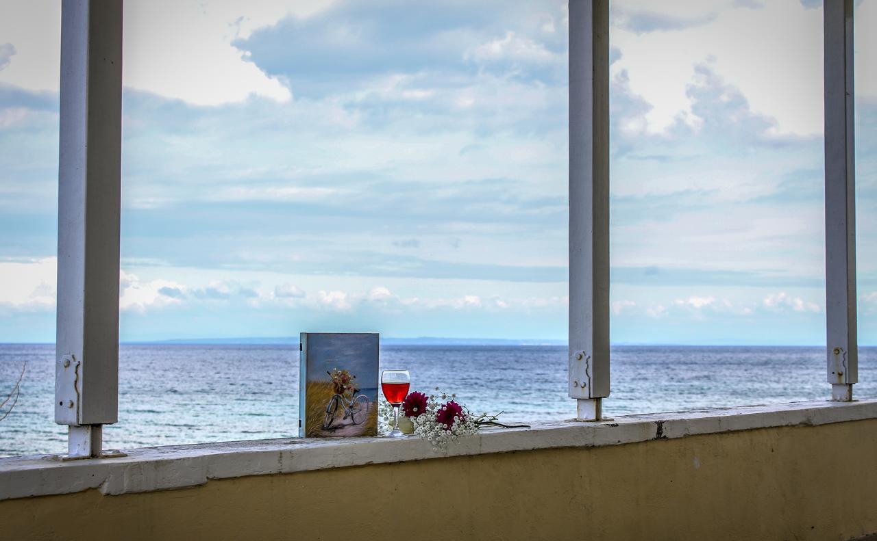 Pelagion II Sea Coral - Beachfront Holiday Home Kypseli Exterior photo